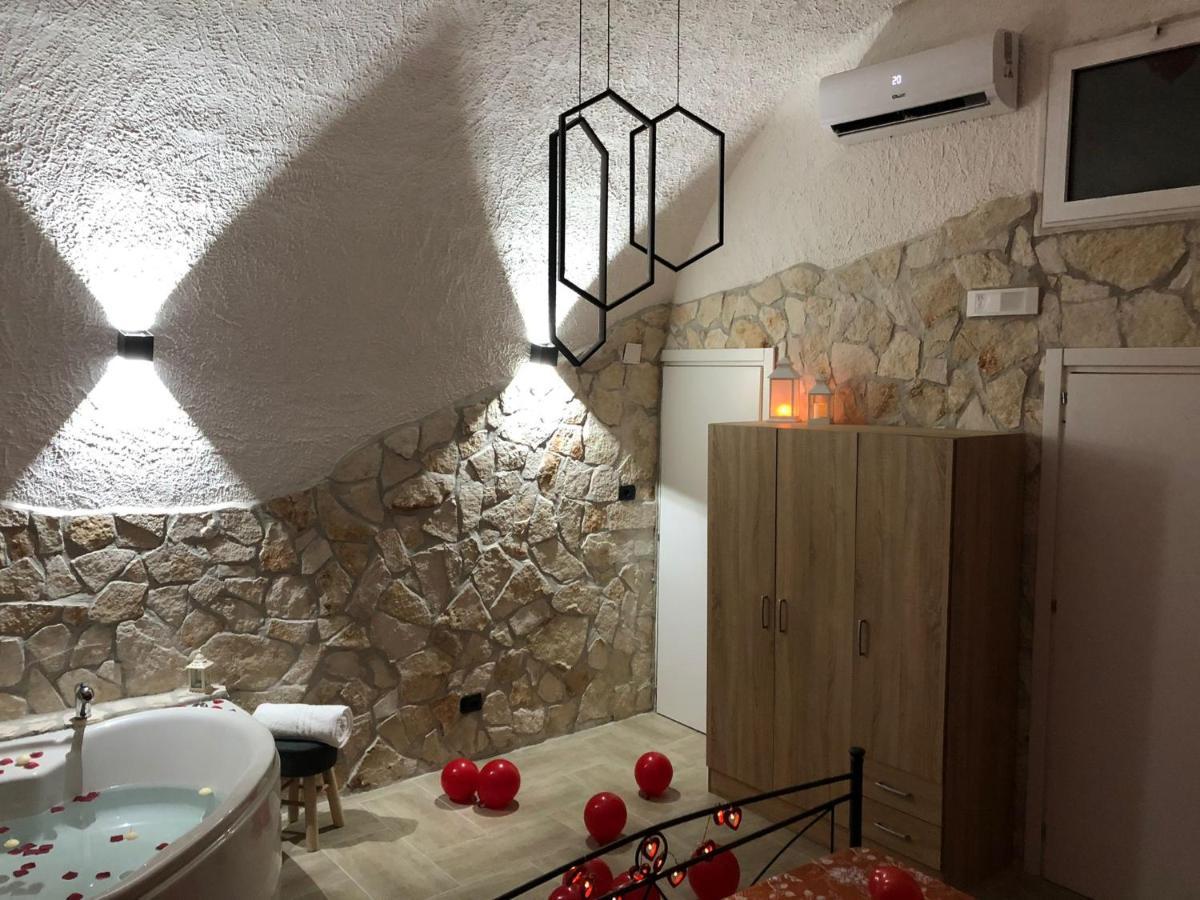 La Pietra Hotel Бари Екстериор снимка
